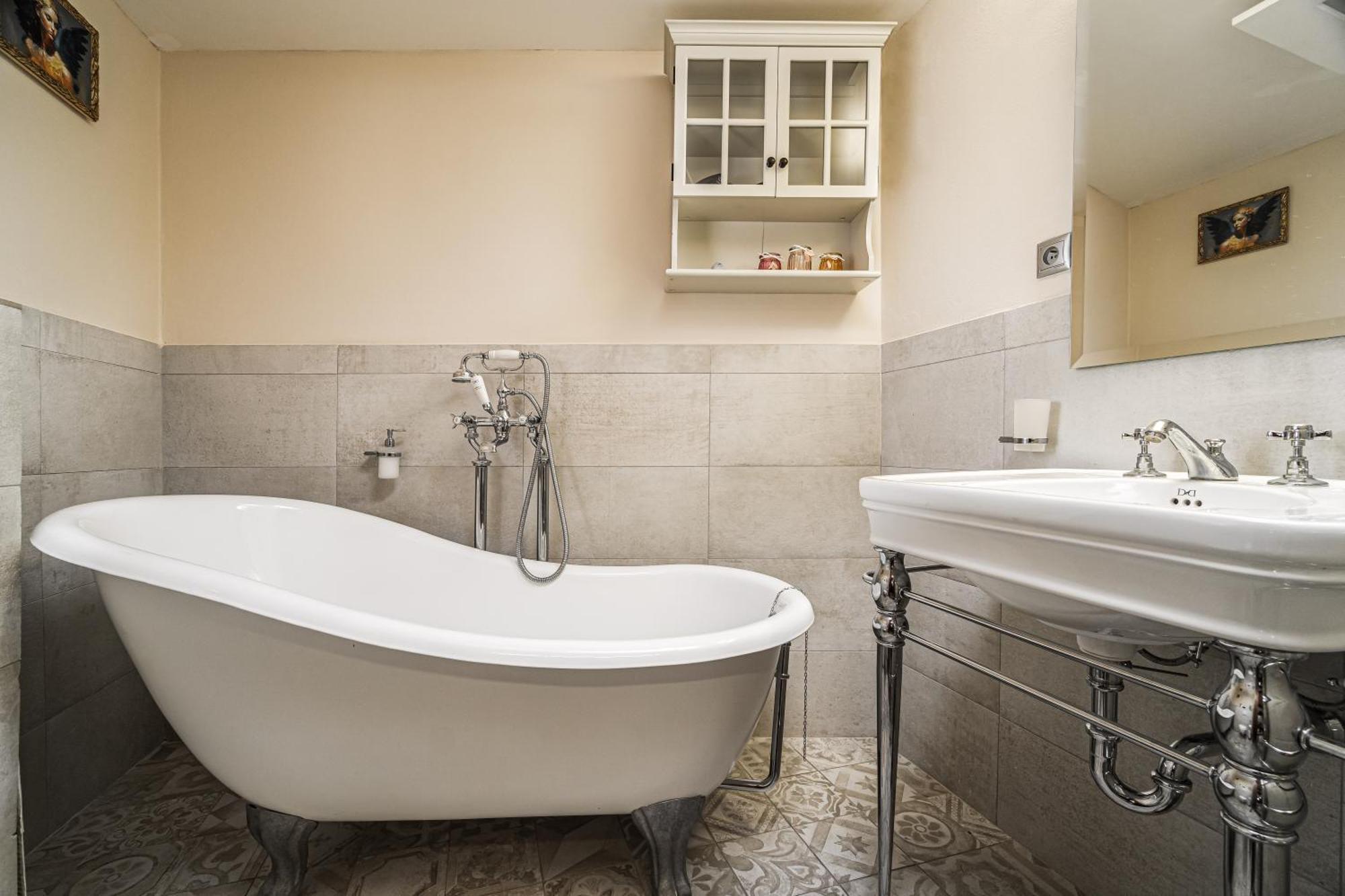 Luxurious And Royal Apartment In The Old Town Pozsony Kültér fotó