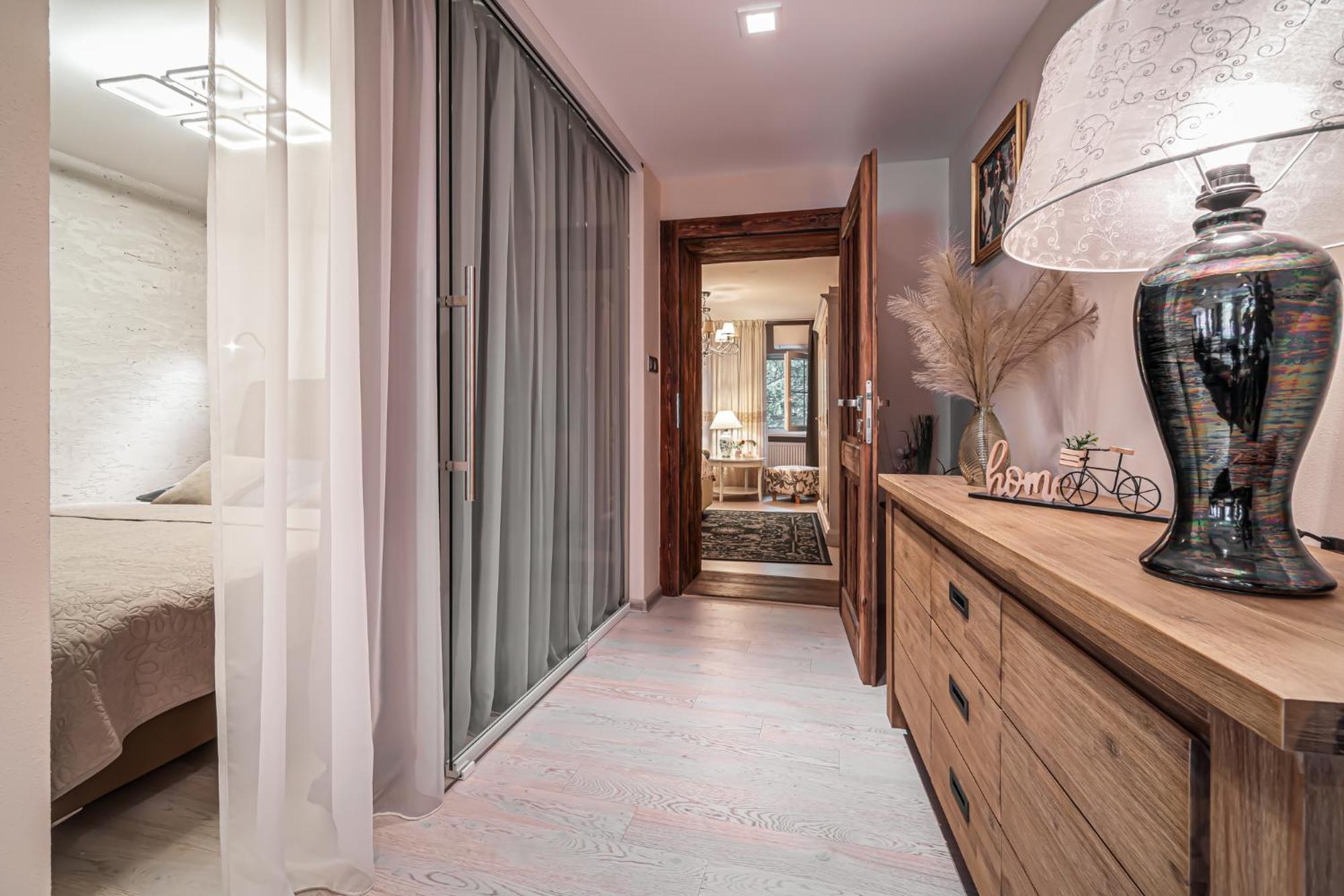 Luxurious And Royal Apartment In The Old Town Pozsony Kültér fotó