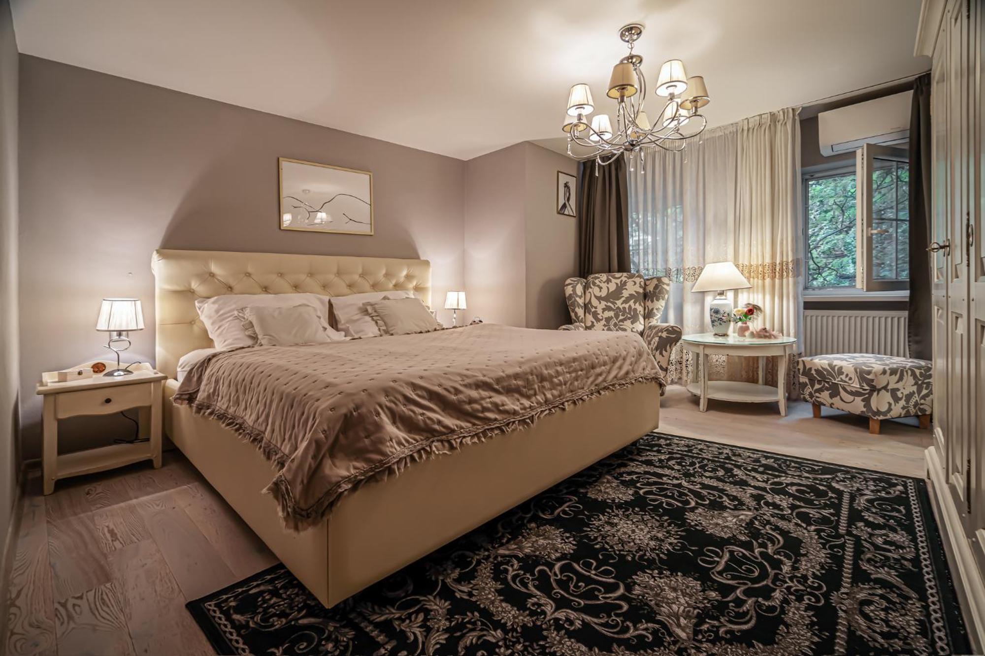 Luxurious And Royal Apartment In The Old Town Pozsony Kültér fotó